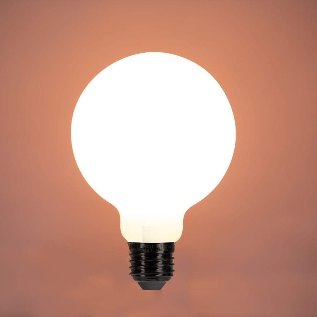 ​Globe G95 Dim-to-Warm Porcelain 6W E27 Light Bulb